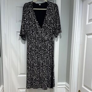 Pretty Black and Light Gray Floral Dress